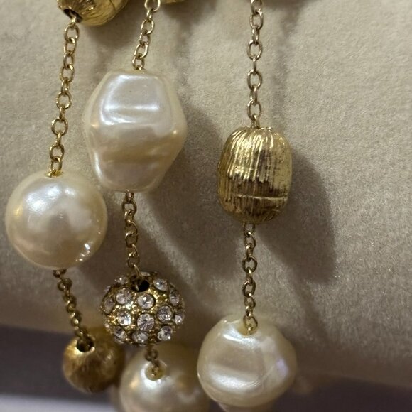 3 Strand Bracelet featuring faux pearls ,gold toned and crystal beads accents - Picture 11 of 11